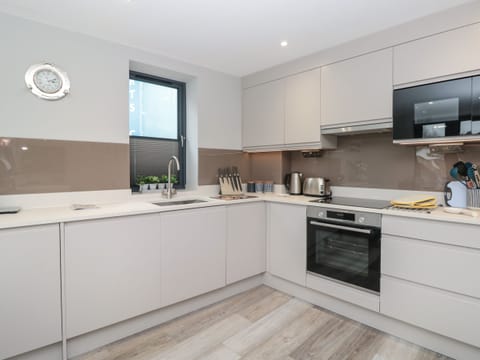 Fridge, dishwasher, electric kettle, toaster