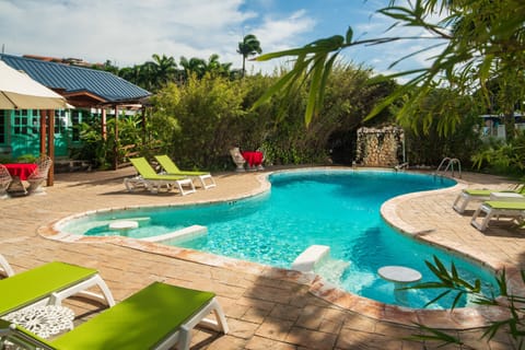 2 outdoor pools, sun loungers