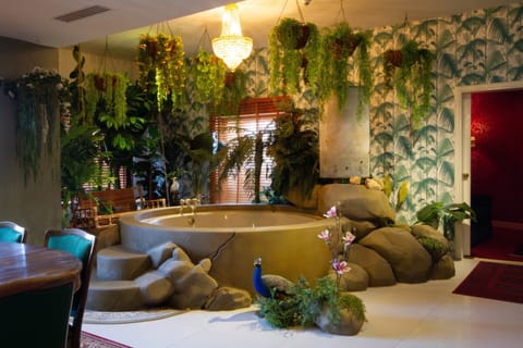 Presidential Suite | In-room safe, soundproofing, iron/ironing board, free WiFi