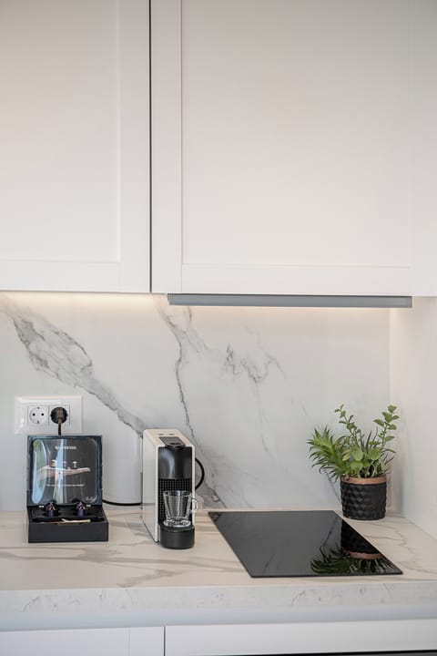 Luxury Apartment, 1 Bedroom, Non Smoking, Sea View | Coffee and/or coffee maker