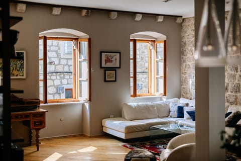 Exclusive Apartment | Living area