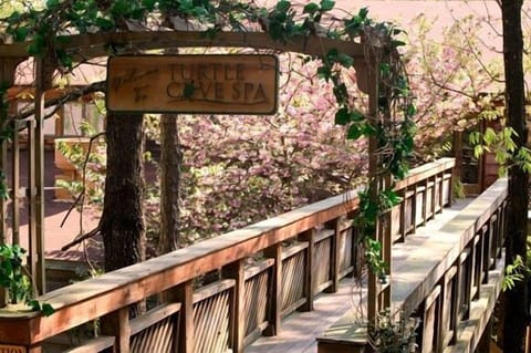 Condo, 2 Bedrooms | Property grounds