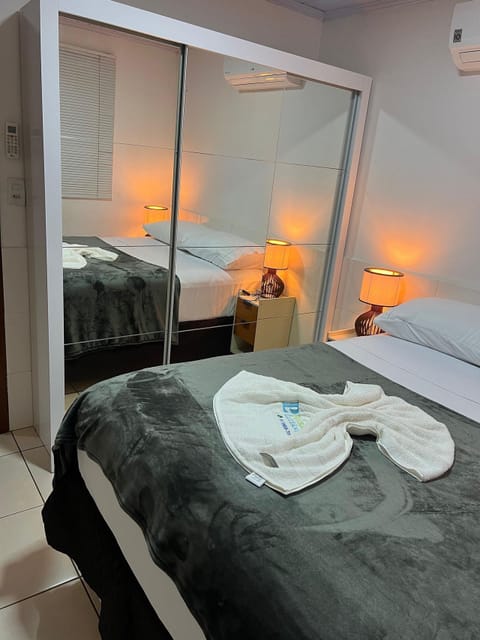Suite | Premium bedding, free WiFi, bed sheets