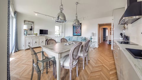 Apartment (ul. Wiejska 58/4) | In-room dining