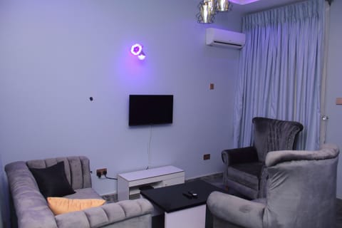 Deluxe Studio