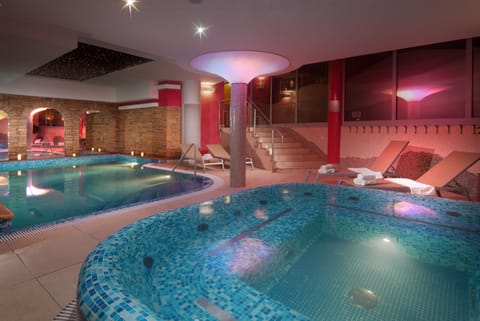 Couples treatment rooms, aromatherapy, Thai massages