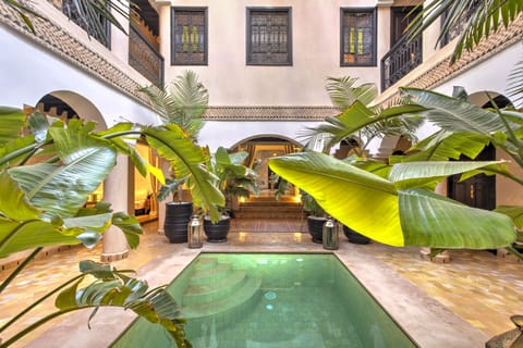 2 outdoor pools, sun loungers