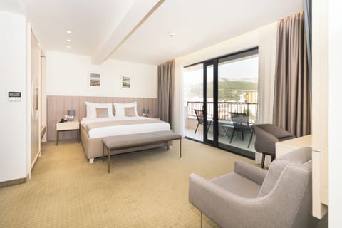 Superior Studio | Frette Italian sheets, premium bedding, down comforters