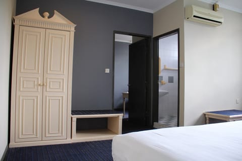 Deluxe Suite | Minibar, desk, free WiFi