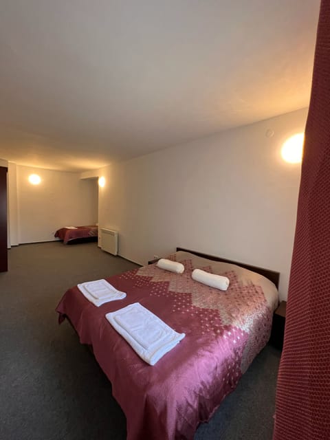 Classic Triple Room | Free WiFi, bed sheets