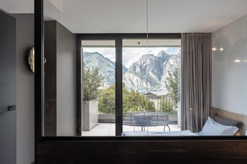 Junior Studio Suite, Balcony, Partial Lake View | Balcony