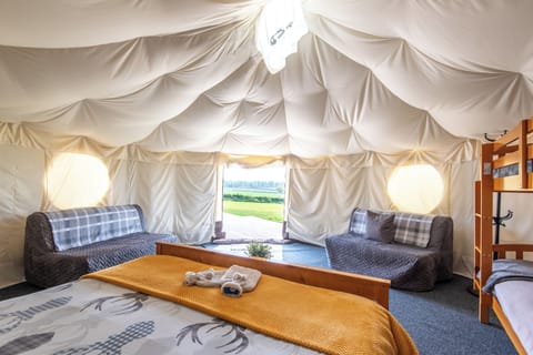 Free cribs/infant beds, free WiFi, bed sheets