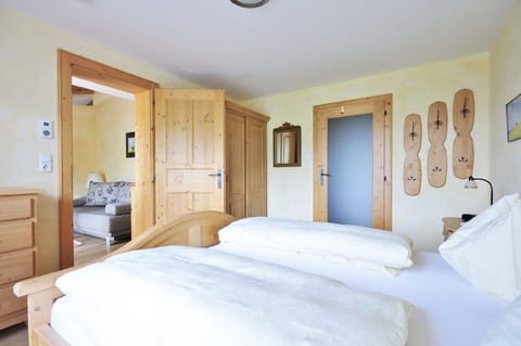 Premium Suite | Hypo-allergenic bedding, free WiFi, bed sheets