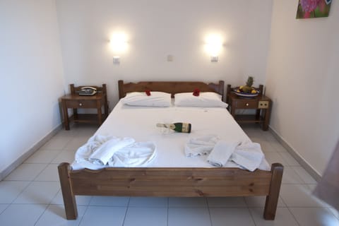 Minibar, desk, blackout drapes, soundproofing