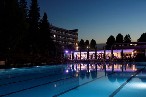 Seasonal outdoor pool