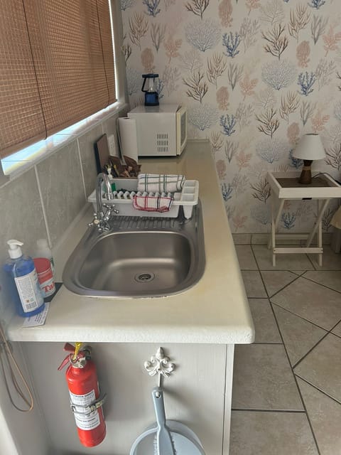 Room, 1 Bedroom, Accessible, Smoking | Private kitchen