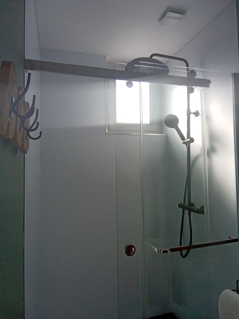 Comfort Double Room | Bathroom | Shower, hydromassage showerhead, hair dryer, towels