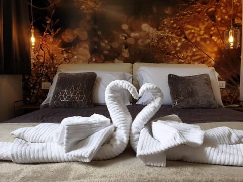 Comfort Triple Room, City View (6) | In-room safe, blackout drapes, soundproofing, iron/ironing board
