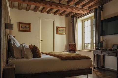 Superior Double Room | In-room safe, laptop workspace, blackout drapes, soundproofing