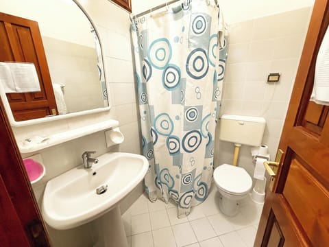 Standard Room | Bathroom | Bidet, towels