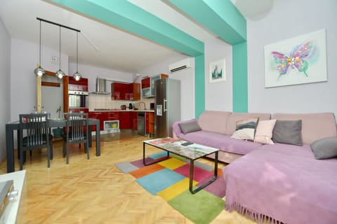 Apartment | Living area