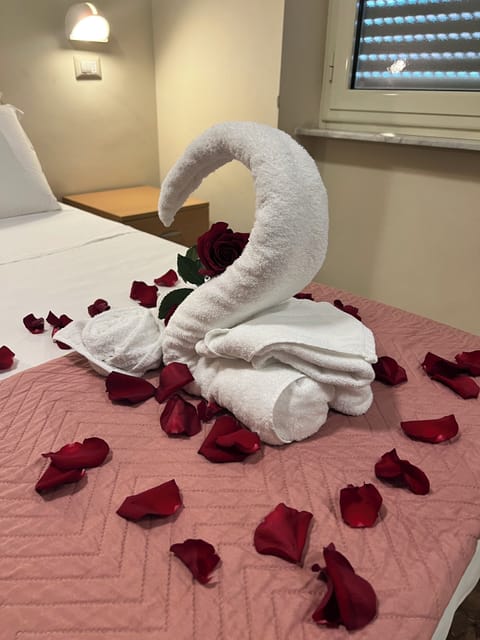 Standard Single Room | Cribs/infant beds, free WiFi, bed sheets