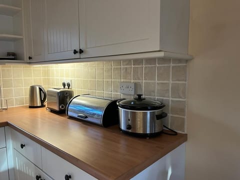 Cabin, Ensuite (2 Storey Annex) | Shared kitchen