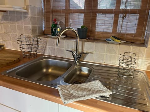 Cabin, Ensuite (2 Storey Annex) | Shared kitchen