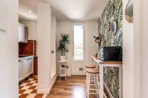 Luxury Apartment | Private kitchen | Full-size fridge, microwave, oven, stovetop