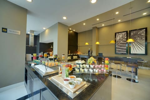 Daily buffet breakfast for a fee