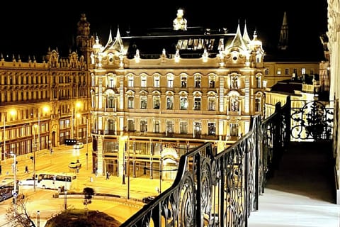 Apartment, 2 Bedrooms, Fireplace, City View | Property grounds