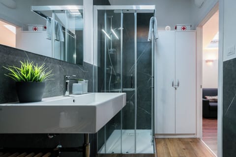 Junior Studio Suite, 1 Bedroom, Private Bathroom, Tower | Bathroom | Shower, hair dryer, bidet, towels