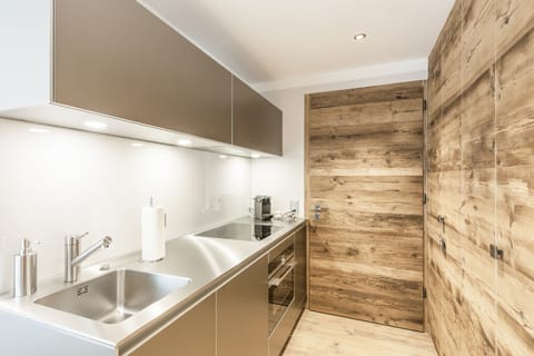 Junior Suite, 1 Bedroom, Kitchen | Private kitchen | Fridge, microwave, dishwasher, coffee/tea maker