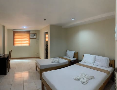 Deluxe Twin Room | Desk, laptop workspace, soundproofing, free WiFi