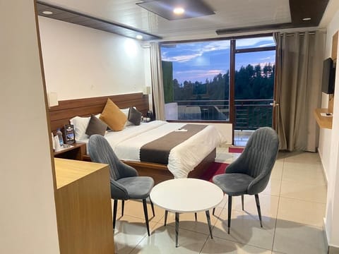 Superior Room | Premium bedding, down comforters, free WiFi, bed sheets