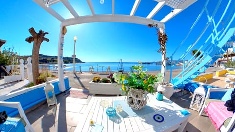 Studio | Outdoor dining
