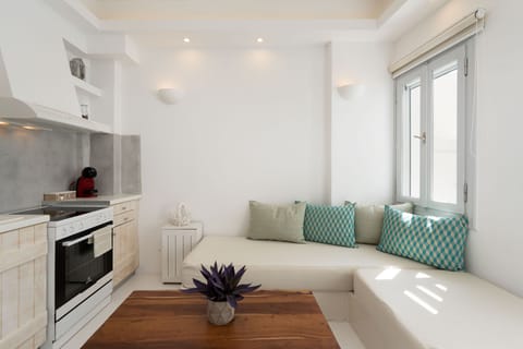 Honeymoon Suite, Jetted Tub, Sea View | 1 bedroom, in-room safe, individually decorated, individually furnished