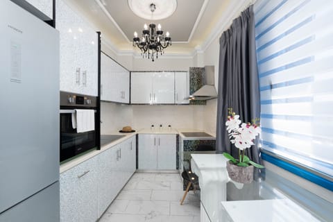 Deluxe Suite, Jetted Tub, Sea View | Private kitchen | Fridge, espresso maker, coffee/tea maker, electric kettle