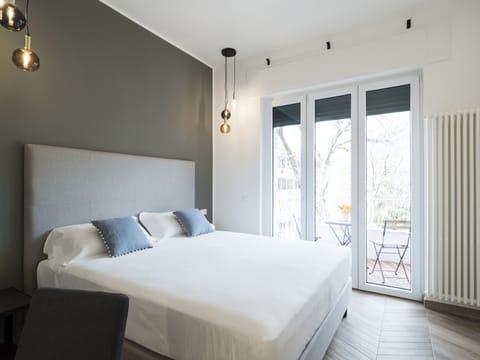 Room | Down comforters, memory foam beds, minibar, in-room safe