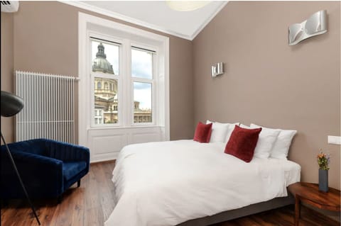 Luxury Apartment | City view