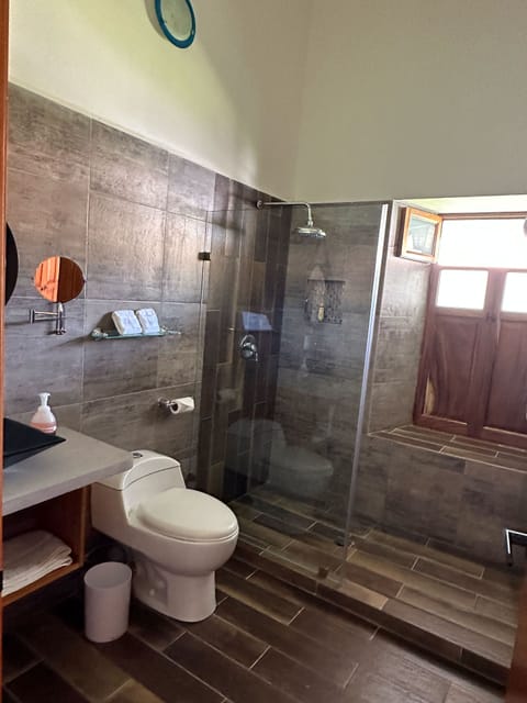 Deluxe Double Room, 1 Bedroom, Non Smoking, Garden View | Bathroom | Shower, rainfall showerhead, hair dryer, towels