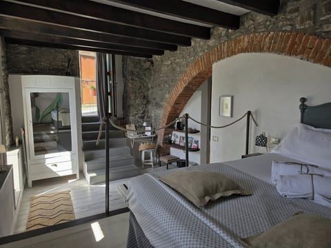 Sesagra | Premium bedding, down comforters, memory foam beds, minibar