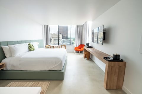 Premium bedding, pillowtop beds, minibar, desk