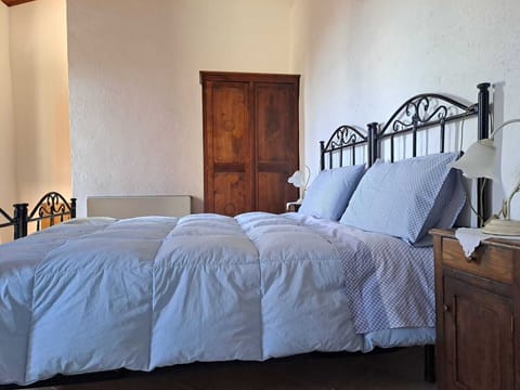 Traditional Room | Iron/ironing board, free WiFi, bed sheets