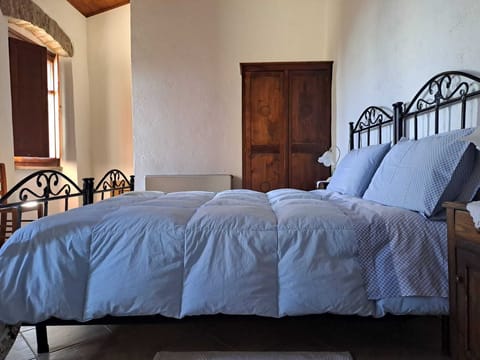 Traditional Room | Iron/ironing board, free WiFi, bed sheets