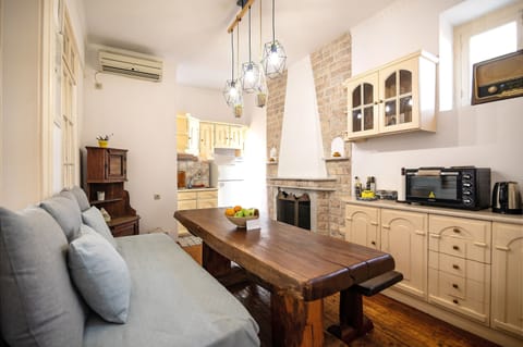 32-inch LED TV with digital channels, TV