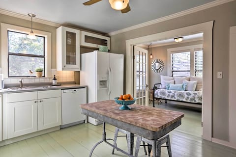 Cottage (2 Bedrooms) | Interior