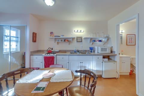 Apartment (0 Bedroom) | Interior