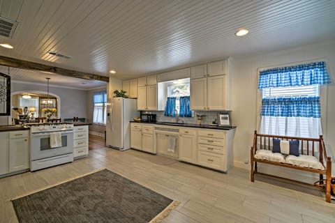 Cottage (2 Bedrooms) | Interior