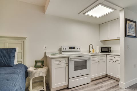 Apartment (0 Bedroom) | Interior